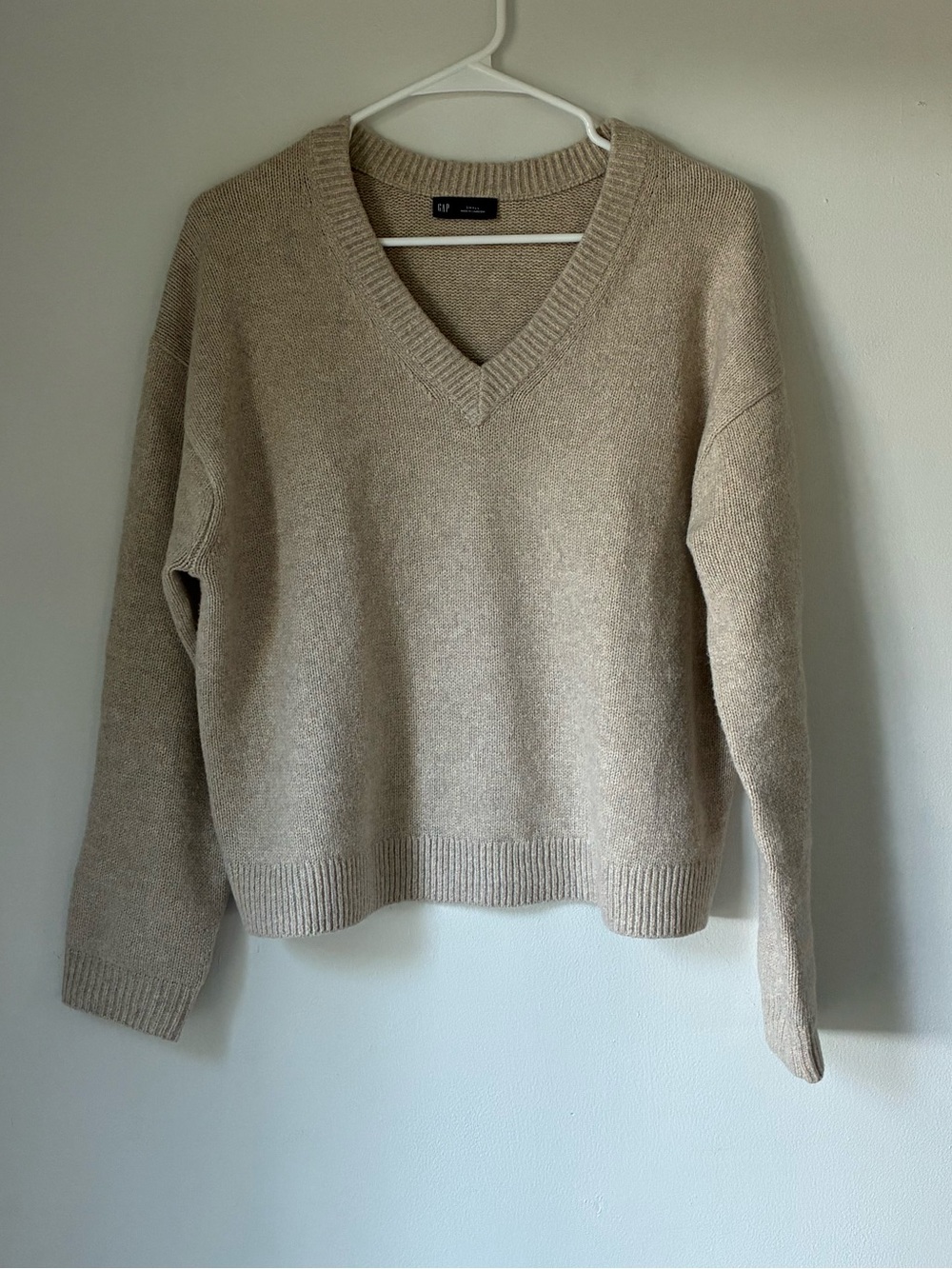 GAP CashSoft Oversized V Neck Beige Sweater - Picture 2 of 4